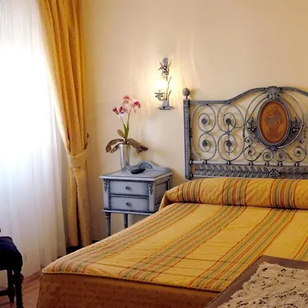 Julia 4* Aranda de Duero